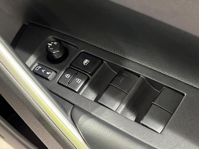 カローラクロス ハイブリッド G 4WD 禁煙車 衝突軽減 寒冷地仕様 8型ディスプレイオーディオ バックカメラ LEDヘッドライト LEDフォグライト ETC ドラレコ 100V電源 Bluetooth オートマチックハイビーム(25枚目)