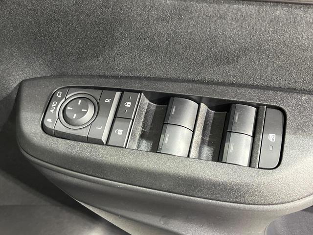 ヤリスクロス Z 4WD 禁煙車 衝突軽減 純正ナビ 全周囲カメラ レーダクルーズ ドラレコ ETC 寒冷地仕様 シートヒーター パワーシート ステアリングヒーター LEDヘッド オートエアコン(26枚目)