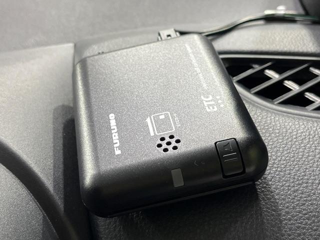 ヤリス X 4WD 禁煙車 衝突軽減 寒冷地仕様 ナビ バックカメラ レーダークルーズ ETC クリアランスソナー オートハイビーム レーンキープアシスト スマートキー シートリフター 地デジ(7枚目)