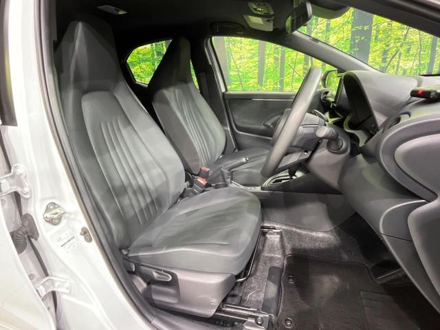 ヤリス X 4WD 禁煙車 衝突軽減 寒冷地仕様 ナビ バックカメラ レーダークルーズ ETC クリアランスソナー オートハイビーム レーンキープアシスト スマートキー シートリフター 地デジ(9枚目)