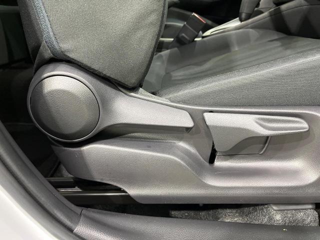 ヤリス X 4WD 禁煙車 衝突軽減 寒冷地仕様 ナビ バックカメラ レーダークルーズ ETC クリアランスソナー オートハイビーム レーンキープアシスト スマートキー シートリフター 地デジ(50枚目)