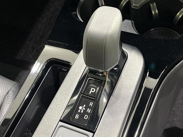 プリウス Z 4WD 禁煙車 衝突軽減 サンルーフ 寒冷地仕様 12.3型ディスプレイオーディオ 全周囲カメラ AC100V電源 パワーバックドア LEDヘッドライト パワーシート ETC ドラレコ シートヒーター(38枚目)