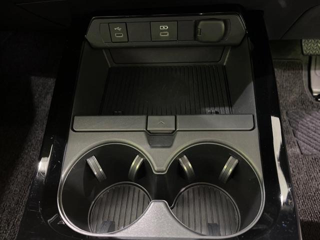 プリウス Z 4WD 禁煙車 衝突軽減 サンルーフ 寒冷地仕様 12.3型ディスプレイオーディオ 全周囲カメラ AC100V電源 パワーバックドア LEDヘッドライト パワーシート ETC ドラレコ シートヒーター(39枚目)