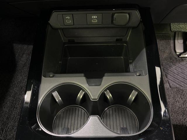 プリウス Z 4WD 禁煙車 衝突軽減 サンルーフ 寒冷地仕様 12.3型ディスプレイオーディオ 全周囲カメラ AC100V電源 パワーバックドア LEDヘッドライト パワーシート ETC ドラレコ シートヒーター(40枚目)