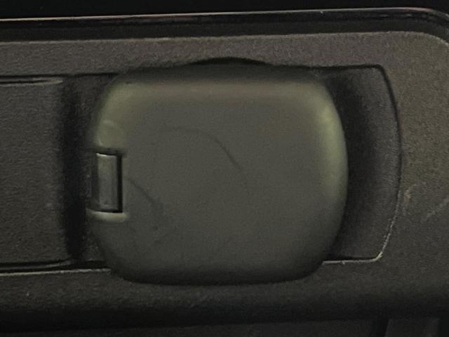 プリウス Z 4WD 禁煙車 衝突軽減 サンルーフ 寒冷地仕様 12.3型ディスプレイオーディオ 全周囲カメラ AC100V電源 パワーバックドア LEDヘッドライト パワーシート ETC ドラレコ シートヒーター(43枚目)