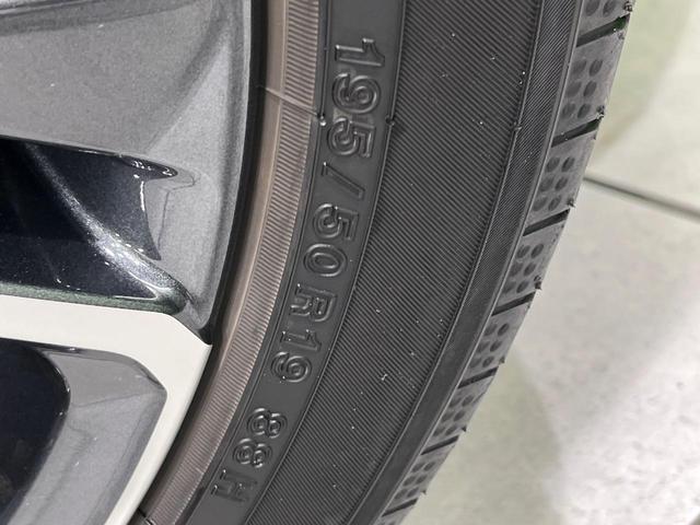 プリウス Z 4WD 禁煙車 衝突軽減 サンルーフ 寒冷地仕様 12.3型ディスプレイオーディオ 全周囲カメラ AC100V電源 パワーバックドア LEDヘッドライト パワーシート ETC ドラレコ シートヒーター(77枚目)