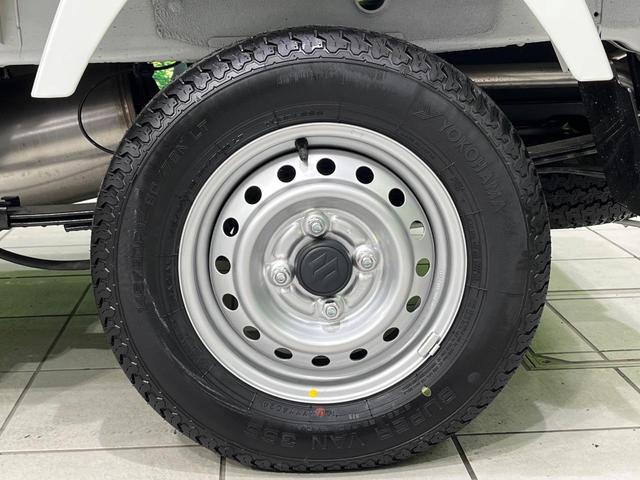 キャリイトラック ＫＣエアコン・パワステ　届出済未使用車　４ＷＤ　衝突軽減　ＭＴ車　コーナーセンサー　オートハイビーム　車線逸脱警報　オートライト　横滑り防止装置　アイドリングストップ　キーレス　パワーステアリング　エアコン（25枚目）