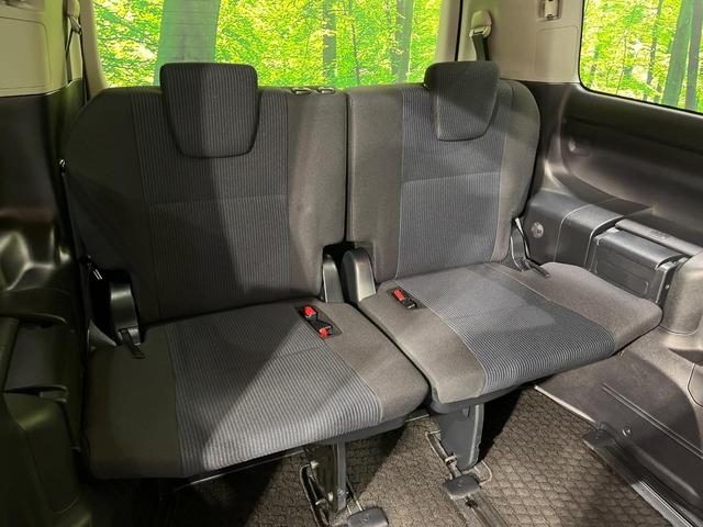 ノア Ｘ　４ＷＤ　禁煙車　モデリスタエアロ　フリップダウンモニター　ＳＤナビ　寒冷地仕様　両側電動スライドドア　バックカメラ　ＥＴＣ　スマートキー　ダブルエアコン　横滑り防止装置　アイドリングストップ（11枚目）