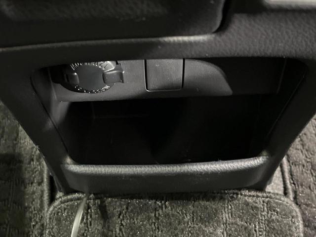 ノア Ｘ　４ＷＤ　禁煙車　モデリスタエアロ　フリップダウンモニター　ＳＤナビ　寒冷地仕様　両側電動スライドドア　バックカメラ　ＥＴＣ　スマートキー　ダブルエアコン　横滑り防止装置　アイドリングストップ（54枚目）