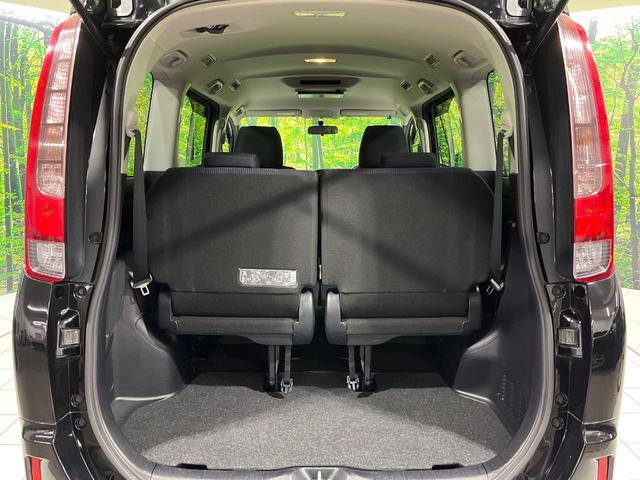 ノア Ｘ　４ＷＤ　禁煙車　モデリスタエアロ　フリップダウンモニター　ＳＤナビ　寒冷地仕様　両側電動スライドドア　バックカメラ　ＥＴＣ　スマートキー　ダブルエアコン　横滑り防止装置　アイドリングストップ（69枚目）