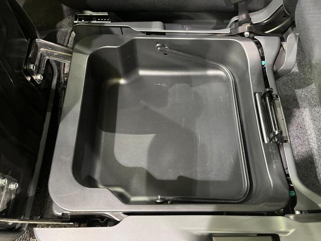 ワゴンＲスティングレー リミテッドＩＩ　４ＷＤ　禁煙車　ディスプレイオーディオ　バックカメラ　スマートキー　シートヒーター　ＨＩＤヘッドライト　革巻きステアリング　オートエアコン　１４インチアルミホイール　フォグライト　ＣＤ再生（8枚目）