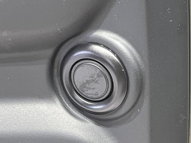 スペーシアギア ハイブリッドＸＺ　ターボ　４ＷＤ　禁煙車　ターボ　衝突軽減　純正９型ナビ　両側電動ドア　レーダークルーズ　全周囲カメラ　Ｂｌｕｅｔｏｏｔｈ　シートヒーター　ステアリングヒーター　クリアランスソナー　ＬＥＤヘッドラ（8枚目）