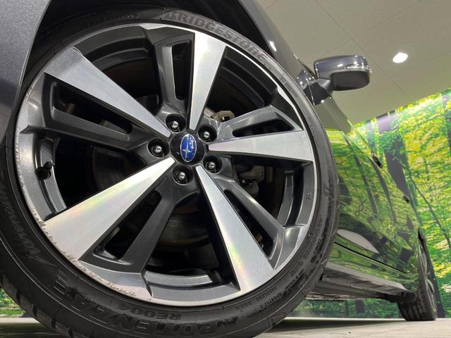 【純正１８インチアルミホイール】外観にマッチした純正アルミホイールを装着しております。各種社外アルミホイールや、スタッドレスタイヤも取扱いしております。是非ご相談ください♪