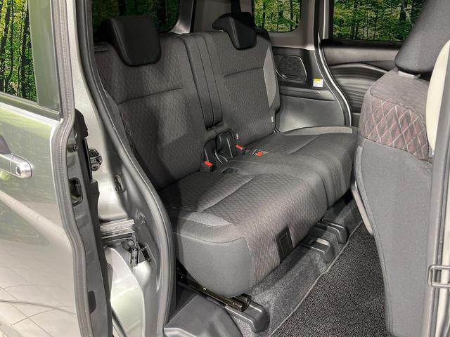 広々とした２列目シートは居住性が高く、居心地も快適！友達や家族とのお出かけにぴったりです。ベビーシートやチャイルドシート使用時も快適にお過ごしいただける十分な空間を確保しています。