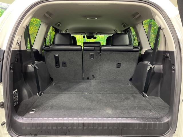 ランドクルーザープラド ＴＸ　Ｌパッケージ　４ＷＤ　禁煙車　衝突軽減　純正９型ナビ　バックカメラ　レーダークルーズ　シートベンチレーション　ＥＴＣ　ドラレコ　７人乗り　黒革シート　前席パワーシート　クリアランスソナー　ＬＥＤヘッド（12枚目）