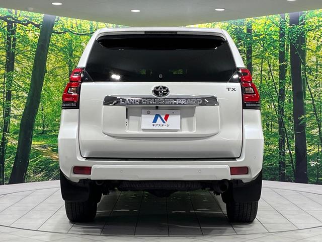 ランドクルーザープラド ＴＸ　Ｌパッケージ　４ＷＤ　禁煙車　衝突軽減　純正９型ナビ　バックカメラ　レーダークルーズ　シートベンチレーション　ＥＴＣ　ドラレコ　７人乗り　黒革シート　前席パワーシート　クリアランスソナー　ＬＥＤヘッド（17枚目）