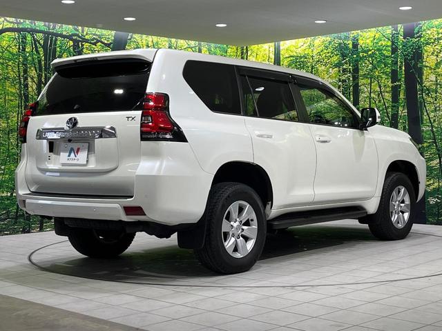 ランドクルーザープラド ＴＸ　Ｌパッケージ　４ＷＤ　禁煙車　衝突軽減　純正９型ナビ　バックカメラ　レーダークルーズ　シートベンチレーション　ＥＴＣ　ドラレコ　７人乗り　黒革シート　前席パワーシート　クリアランスソナー　ＬＥＤヘッド（19枚目）