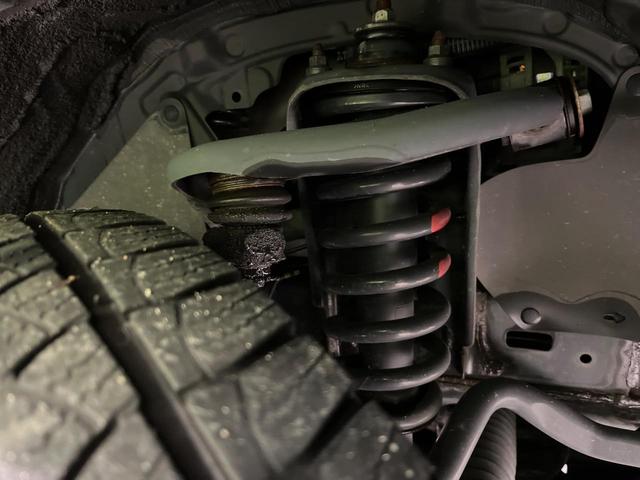 ランドクルーザープラド ＴＸ　Ｌパッケージ　４ＷＤ　禁煙車　衝突軽減　純正９型ナビ　バックカメラ　レーダークルーズ　シートベンチレーション　ＥＴＣ　ドラレコ　７人乗り　黒革シート　前席パワーシート　クリアランスソナー　ＬＥＤヘッド（22枚目）