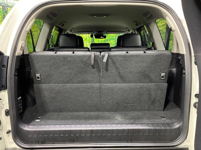 ランドクルーザープラド ＴＸ　Ｌパッケージ　４ＷＤ　禁煙車　衝突軽減　純正９型ナビ　バックカメラ　レーダークルーズ　シートベンチレーション　ＥＴＣ　ドラレコ　７人乗り　黒革シート　前席パワーシート　クリアランスソナー　ＬＥＤヘッド（31枚目）