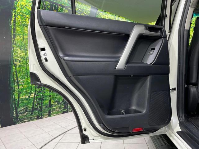 ランドクルーザープラド ＴＸ　Ｌパッケージ　４ＷＤ　禁煙車　衝突軽減　純正９型ナビ　バックカメラ　レーダークルーズ　シートベンチレーション　ＥＴＣ　ドラレコ　７人乗り　黒革シート　前席パワーシート　クリアランスソナー　ＬＥＤヘッド（37枚目）