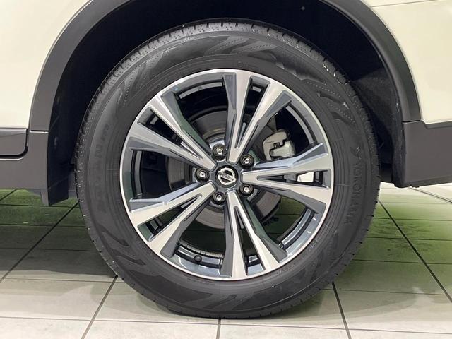 エクストレイル ２０Ｘｉ　４ＷＤ　禁煙車　プロパイロット　衝突軽減　１１インチナビ　全周囲カメラ　ドラレコ　デジタルインナーミラー　パワーバックドア　ＬＥＤヘッド　コーナーセンサー　革巻ハンドル　デュアルエアコン（25枚目）