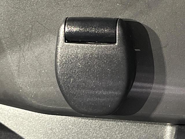 エクストレイル ２０Ｘｉ　４ＷＤ　禁煙車　衝突軽減　プロパイロット　パワーバックドア　ＳＤナビ　全周囲カメラ　ドラレコ　デジタルインナーミラー　ＥＴＣ　Ｂｌｕｅｔｏｏｔｈ　ＬＥＤヘッドライト　オートライト　オートエアコン（57枚目）