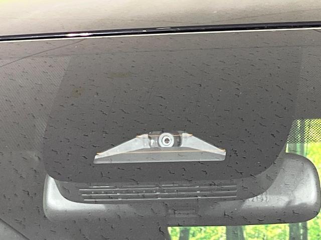 ヴォクシー Ｓ－Ｚ　４ＷＤ　禁煙車　衝突軽減　純正１０．５型ディスプレイオーディオ　寒冷地仕様　両側電動ドア　レーダークルーズ　バックカメラ　Ｂｌｕｅｔｏｏｔｈ　ＥＴＣ　ドラレコ　クリアランスソナー　シートヒーター（3枚目）