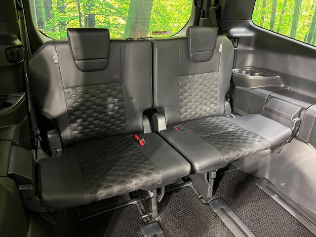 ヴォクシー Ｓ－Ｚ　４ＷＤ　禁煙車　衝突軽減　純正１０．５型ディスプレイオーディオ　寒冷地仕様　両側電動ドア　レーダークルーズ　バックカメラ　Ｂｌｕｅｔｏｏｔｈ　ＥＴＣ　ドラレコ　クリアランスソナー　シートヒーター（11枚目）