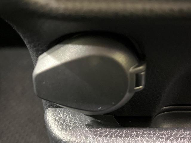 ヴォクシー Ｓ－Ｚ　４ＷＤ　禁煙車　衝突軽減　純正１０．５型ディスプレイオーディオ　寒冷地仕様　両側電動ドア　レーダークルーズ　バックカメラ　Ｂｌｕｅｔｏｏｔｈ　ＥＴＣ　ドラレコ　クリアランスソナー　シートヒーター（38枚目）