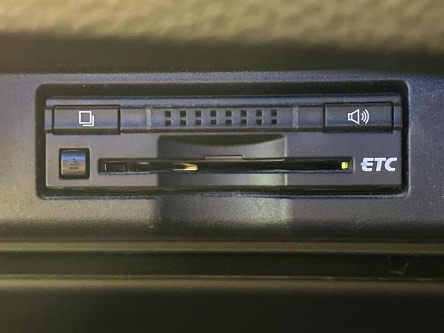 ハリアー プレミアム　４ＷＤ　禁煙車　衝突軽減　純正ナビ　ＥＴＣ　パワーバックドア　バックカメラ　Ｂｌｕｅｔｏｏｔｈ　前席シートヒーター　クルコン　電動格納ミラー　オートライト　オートエアコン　スマートキー（7枚目）