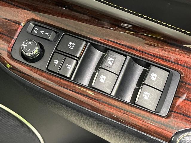 ハリアー プレミアム　４ＷＤ　禁煙車　衝突軽減　純正ナビ　ＥＴＣ　パワーバックドア　バックカメラ　Ｂｌｕｅｔｏｏｔｈ　前席シートヒーター　クルコン　電動格納ミラー　オートライト　オートエアコン　スマートキー（52枚目）