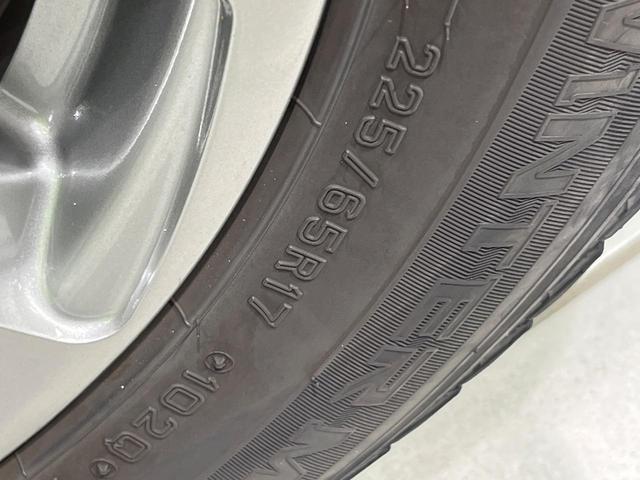 ハリアー プレミアム　４ＷＤ　禁煙車　衝突軽減　純正ナビ　ＥＴＣ　パワーバックドア　バックカメラ　Ｂｌｕｅｔｏｏｔｈ　前席シートヒーター　クルコン　電動格納ミラー　オートライト　オートエアコン　スマートキー（62枚目）