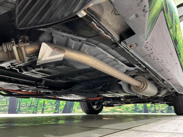 ヴェゼル ハイブリッドＺ・ホンダセンシング　４ＷＤ　禁煙車　衝突軽減　無限フルエアロ　純正ナビ　レーダークルーズ　バックカメラ　ＥＴＣ　前席シートヒーター　寒冷地仕様　前席パワーシート　オートライト　オートエアコン　オートハイビーム（60枚目）