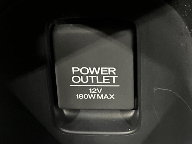 ヴェゼル ハイブリッドＺ・ホンダセンシング　４ＷＤ　禁煙車　衝突軽減　無限フルエアロ　純正ナビ　レーダークルーズ　バックカメラ　ＥＴＣ　前席シートヒーター　寒冷地仕様　前席パワーシート　オートライト　オートエアコン　オートハイビーム（70枚目）