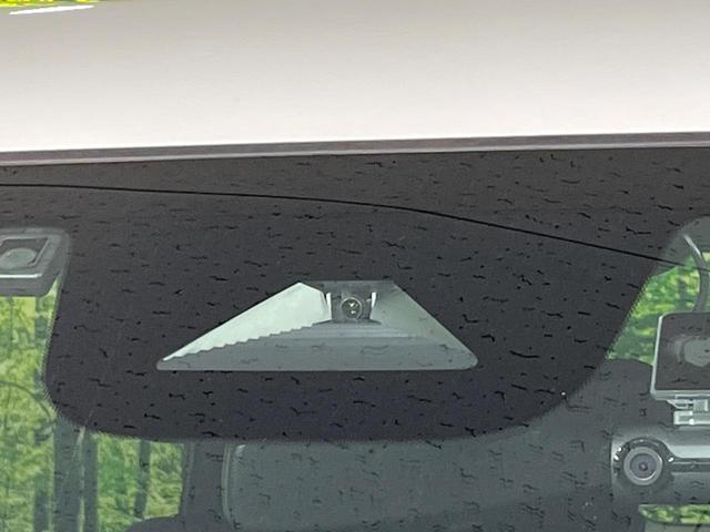 ステップワゴン スパーダ　４ＷＤ　禁煙車　衝突軽減　ナビ　バックカメラ　両側電動ドア　ブラインドスポットモニター　ＥＴＣ　シートヒーター　パワーバックドア　レーダークルーズコントロール　ドラレコ　Ｂｌｕｅｔｏｏｔｈ　フルセグ（3枚目）