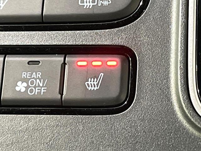 ステップワゴン スパーダ　４ＷＤ　禁煙車　衝突軽減　ナビ　バックカメラ　両側電動ドア　ブラインドスポットモニター　ＥＴＣ　シートヒーター　パワーバックドア　レーダークルーズコントロール　ドラレコ　Ｂｌｕｅｔｏｏｔｈ　フルセグ（29枚目）