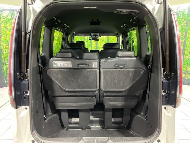 ステップワゴン スパーダ　４ＷＤ　禁煙車　衝突軽減　ナビ　バックカメラ　両側電動ドア　ブラインドスポットモニター　ＥＴＣ　シートヒーター　パワーバックドア　レーダークルーズコントロール　ドラレコ　Ｂｌｕｅｔｏｏｔｈ　フルセグ（46枚目）