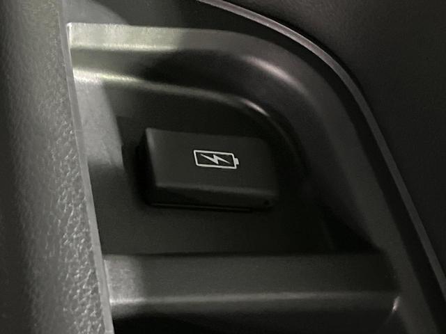 ステップワゴン スパーダ　４ＷＤ　禁煙車　衝突軽減　ナビ　バックカメラ　両側電動ドア　ブラインドスポットモニター　ＥＴＣ　シートヒーター　パワーバックドア　レーダークルーズコントロール　ドラレコ　Ｂｌｕｅｔｏｏｔｈ　フルセグ（49枚目）