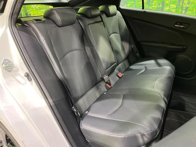 プリウス Ｓツーリングセレクション・ブラックエディション　４ＷＤ　禁煙車　２トーン　寒冷地仕様　ＡＣ１００Ｖ電源　ディスプレイオーディオ　全周囲カメラ　レーダークルーズコントロール　ＥＴＣ　ＬＥＤヘッドライト　ＬＥＤフォグライト　オートマチックハイビーム（10枚目）