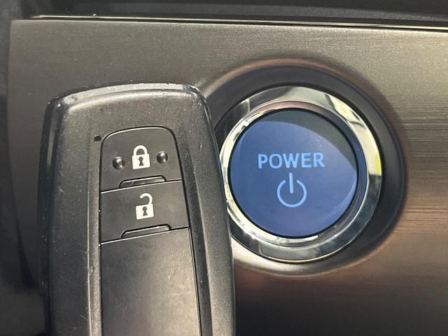 プリウス Ｓツーリングセレクション・ブラックエディション　４ＷＤ　禁煙車　２トーン　寒冷地仕様　ＡＣ１００Ｖ電源　ディスプレイオーディオ　全周囲カメラ　レーダークルーズコントロール　ＥＴＣ　ＬＥＤヘッドライト　ＬＥＤフォグライト　オートマチックハイビーム（42枚目）
