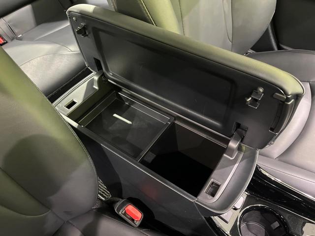 プリウス Ｓツーリングセレクション・ブラックエディション　４ＷＤ　禁煙車　２トーン　寒冷地仕様　ＡＣ１００Ｖ電源　ディスプレイオーディオ　全周囲カメラ　レーダークルーズコントロール　ＥＴＣ　ＬＥＤヘッドライト　ＬＥＤフォグライト　オートマチックハイビーム（56枚目）