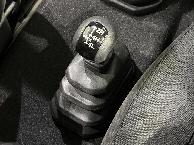 ジムニーノマド ＦＣ　４ＷＤ　禁煙車　衝突軽減　ＭＴ車　ツートン　クリアランスソナー　前席シートヒーター　ＬＥＤヘッドライト　オートライト　オートハイビーム　オートエアコン　スマートキー　クルコン　電動格納ミラー（50枚目）