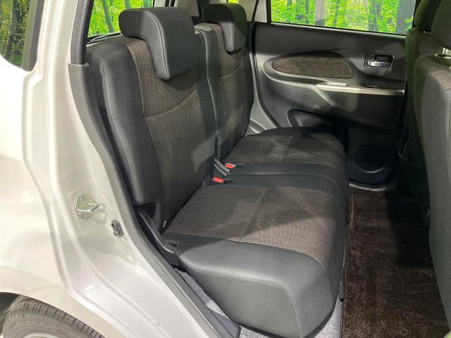 後部座席も気になるようなキズ・汚れやへたり等、大きなダメージはなく、良好な状態です。