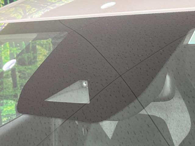 ノート Ｓ　ＦＯＵＲ　４ＷＤ　禁煙車　衝突軽減　９インチナビ　バックカメラ　ＥＴＣ　コーナーセンサー　シートヒーター　ハンドルヒーター　電動パーキングブレーキ　スマートキー　オートマチックハイビーム　パワーステアリング（3枚目）