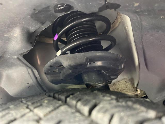 ノート Ｓ　ＦＯＵＲ　４ＷＤ　禁煙車　衝突軽減　９インチナビ　バックカメラ　ＥＴＣ　コーナーセンサー　シートヒーター　ハンドルヒーター　電動パーキングブレーキ　スマートキー　オートマチックハイビーム　パワーステアリング（21枚目）