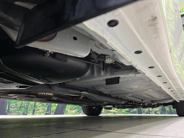 ノート Ｓ　ＦＯＵＲ　４ＷＤ　禁煙車　衝突軽減　９インチナビ　バックカメラ　ＥＴＣ　コーナーセンサー　シートヒーター　ハンドルヒーター　電動パーキングブレーキ　スマートキー　オートマチックハイビーム　パワーステアリング（23枚目）