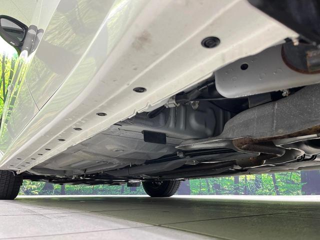 ノート Ｓ　ＦＯＵＲ　４ＷＤ　禁煙車　衝突軽減　９インチナビ　バックカメラ　ＥＴＣ　コーナーセンサー　シートヒーター　ハンドルヒーター　電動パーキングブレーキ　スマートキー　オートマチックハイビーム　パワーステアリング（24枚目）