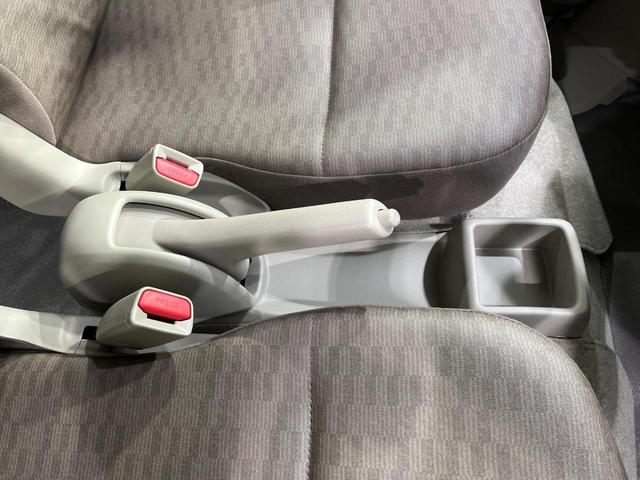 エブリイ ＰＡ　届出済未使用車　４ＷＤ　衝突軽減　コーナーセンサー　オートライト　アイドリングストップ　横滑り防止機能　車線逸脱防止機能　プライバシーガラス（27枚目）