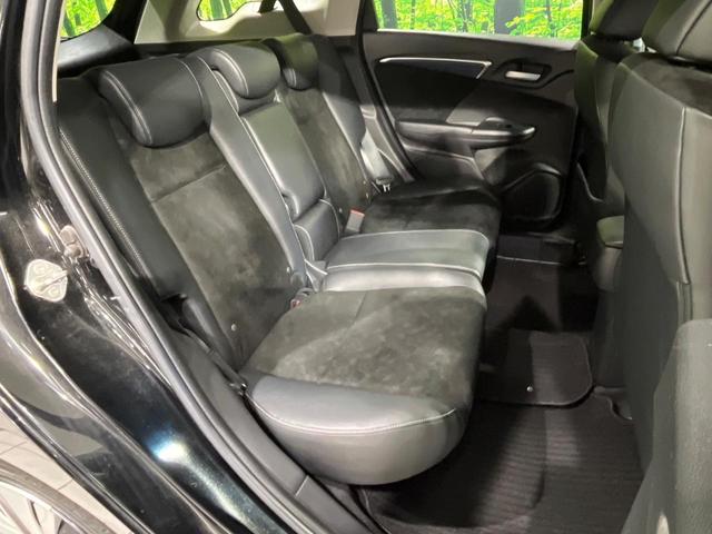 シャトル ハイブリッドＸ　禁煙車　衝突軽減　純正８型ナビ　バックカメラ　クルコン　ＥＴＣ　ＬＥＤヘッドライト　ステアリングスイッチ　シートリフター　スマートキー　Ｂｌｕｅｔｏｏｔｈ　電動格納ミラー　プライバシーガラス（10枚目）