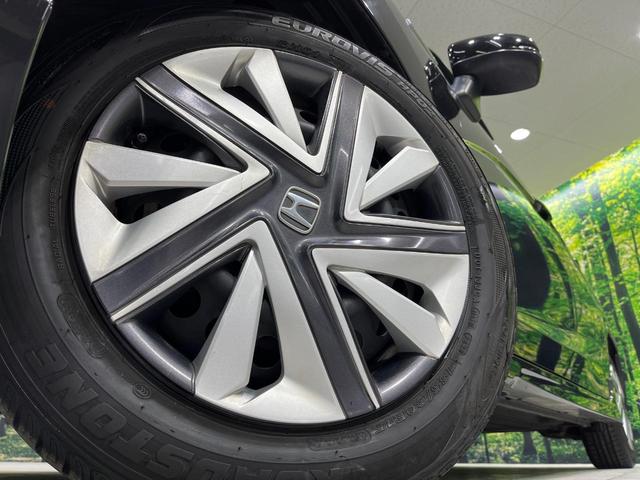 シャトル ハイブリッドＸ　禁煙車　衝突軽減　純正８型ナビ　バックカメラ　クルコン　ＥＴＣ　ＬＥＤヘッドライト　ステアリングスイッチ　シートリフター　スマートキー　Ｂｌｕｅｔｏｏｔｈ　電動格納ミラー　プライバシーガラス（14枚目）